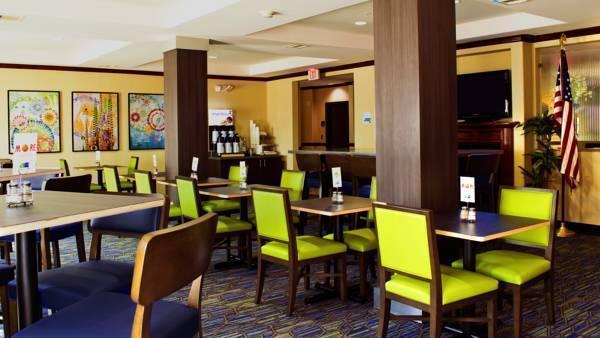Holiday Inn Express Hotel & Suites Waller By Ihg Экстерьер фото