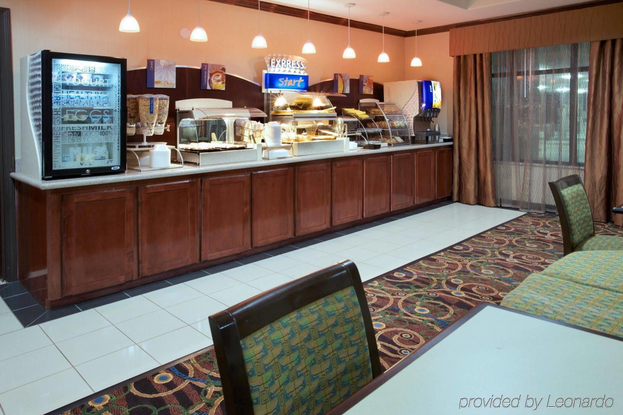 Holiday Inn Express Hotel & Suites Waller By Ihg Экстерьер фото