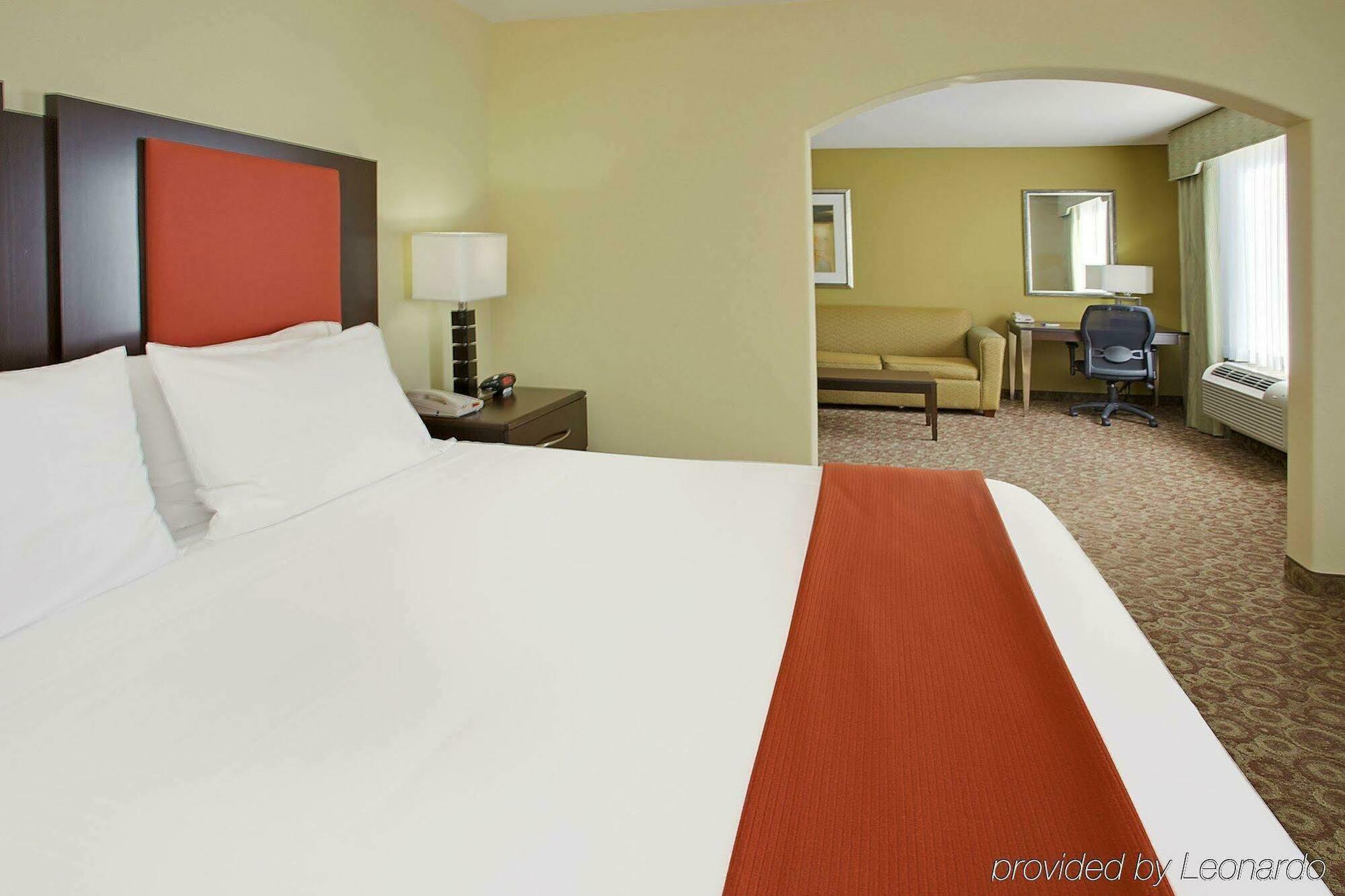 Holiday Inn Express Hotel & Suites Waller By Ihg Экстерьер фото